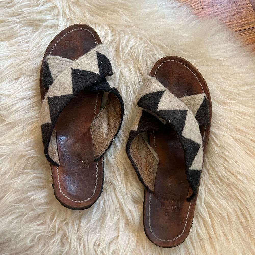 Ilano x Ndavaa Jing Slide Sandals size 8